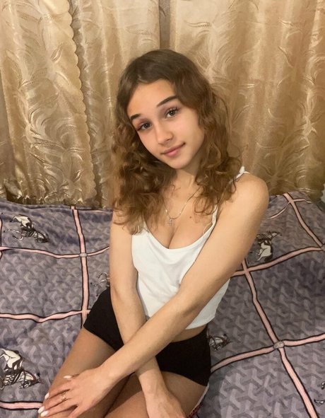 lill nika 18 naked actress photos