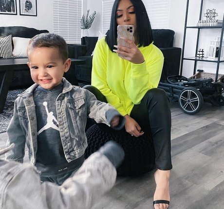 Evettexo pornstar adult pic