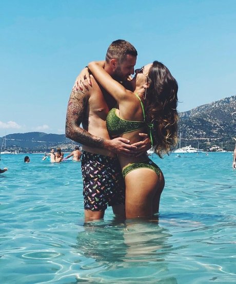 Cleo Bracchi hd pornstar pics