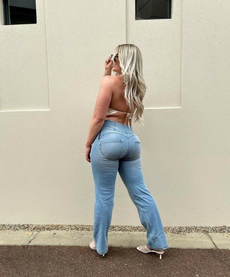 Nikita Simpson naked actress pictures