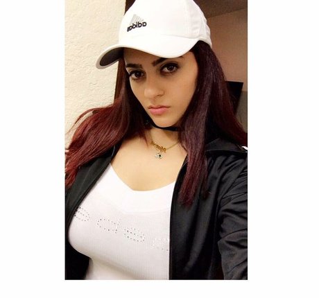 Maria Sharrad best model archive