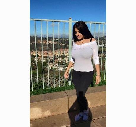 Maria Sharrad model pictures