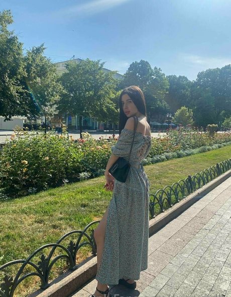 sunnyjully model pornographic pics