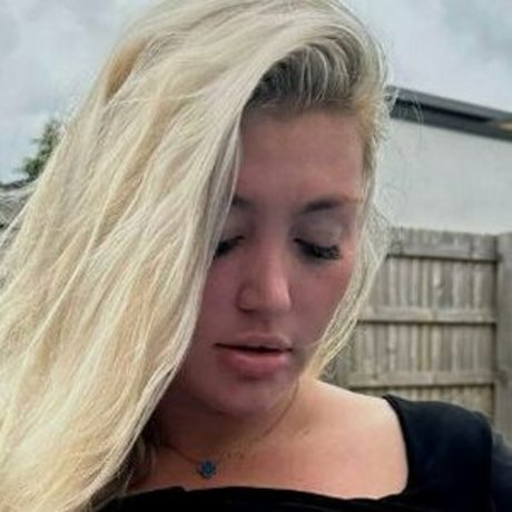 Lucy Nicholson porn model pictures