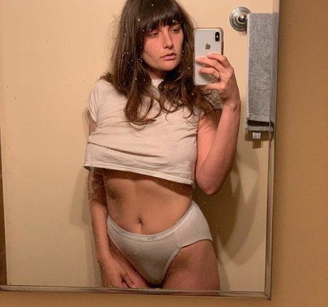 Planetsleaze nude model picture