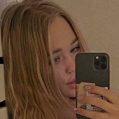 Sweet__shery star perfect photos