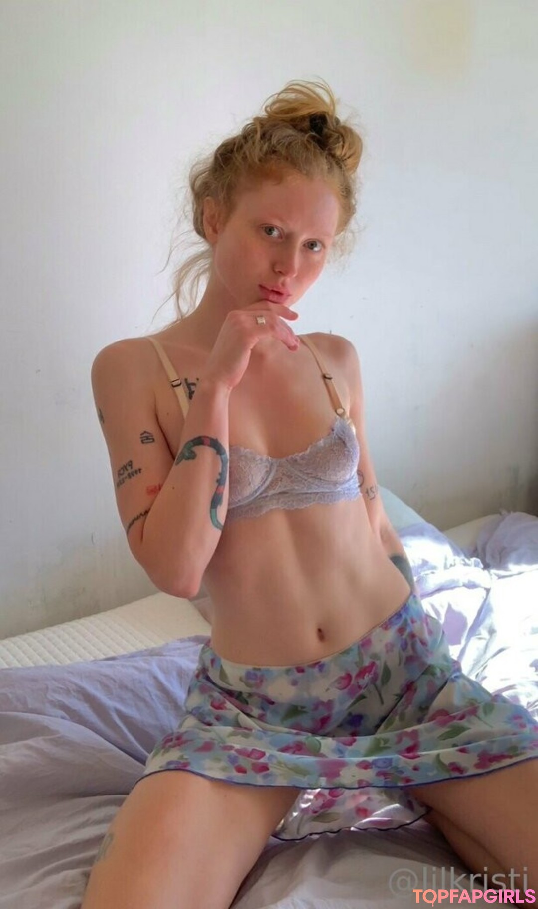 lilkristi model naked photo