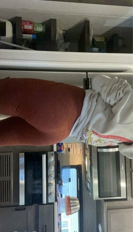 tatsandtunez art model img