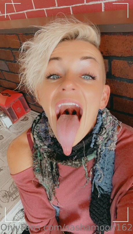 sashamoon1621 pornstar images