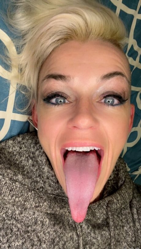 sashamoon1621 nude star image