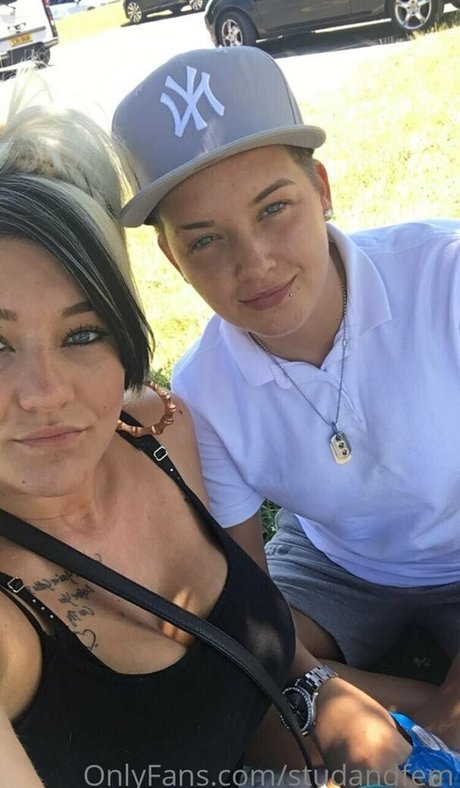 reallesbiansx hot actress archive