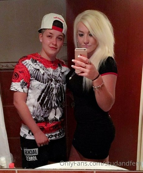 reallesbiansx art model galleries