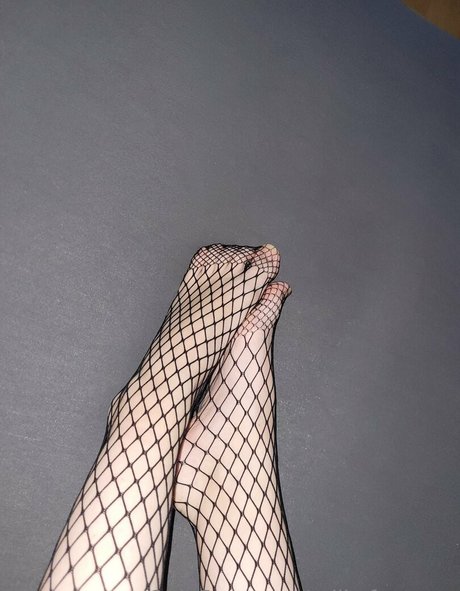 milkyfeetuwu model high quality img