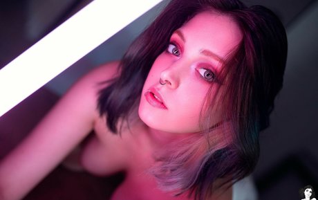 AbyssSg model naked pics