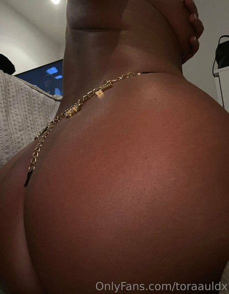 toraauldx model beautiful pic