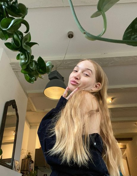 Lilijasmijn pretty actress photos