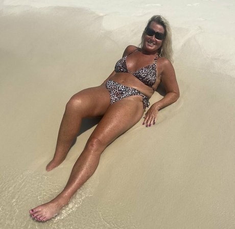 Hotwife Unicorn beautiful model images