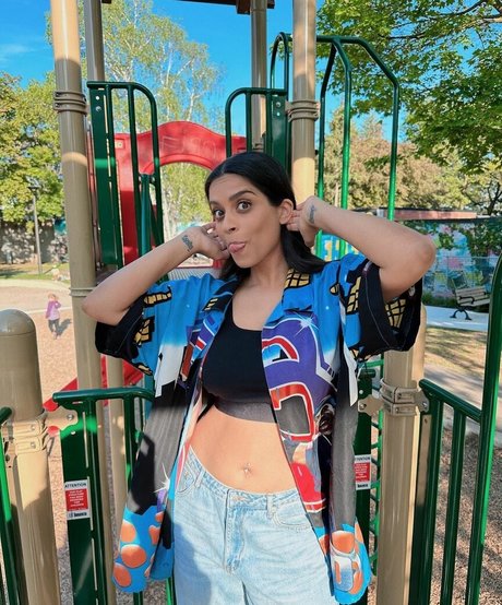 Lilly Singh star xxx photo