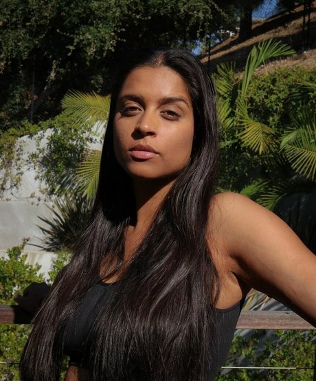 Lilly Singh model free img