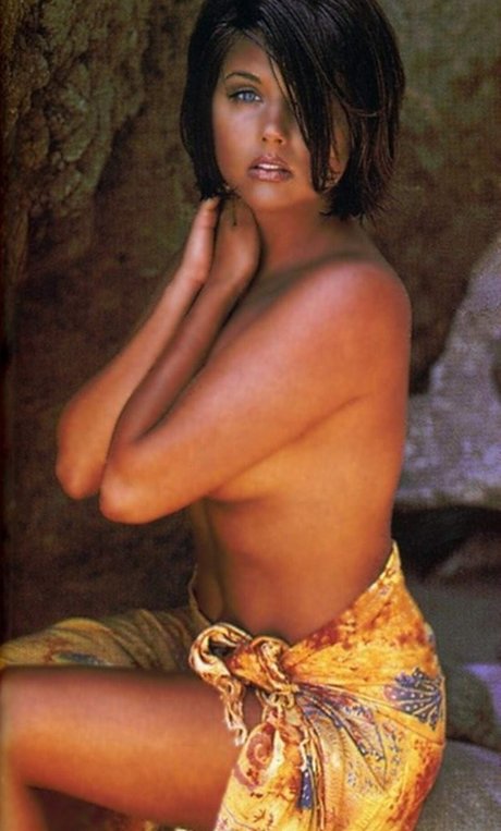 Tiffani Thiessen model porn galleries
