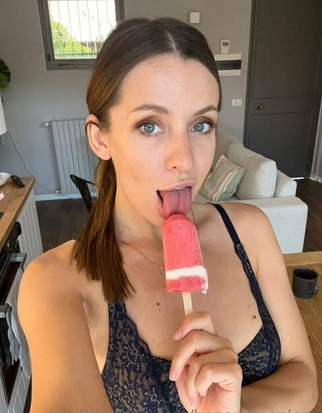 honeymoonlera high quality star photos