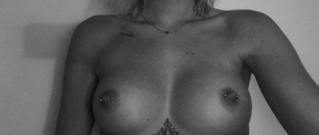 Jazzkerins naked model pictures