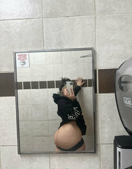 icyybabiee perfect model photos