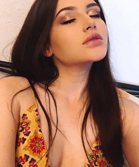 Pelagea ASMR porn model image