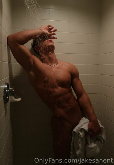 jakesanent nude actress image