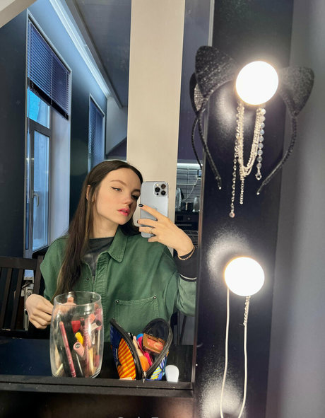 youngy lizzy hot star photos