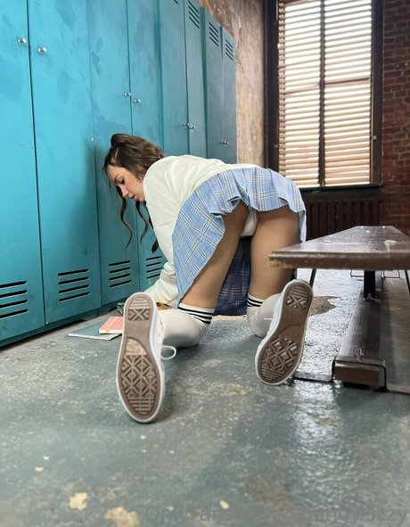 youngy lizzy nude star archive