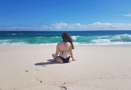 Julihcsgo adult model image