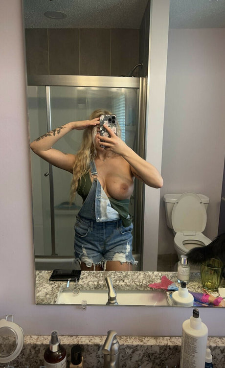 Sophuckingone star exclusive pic