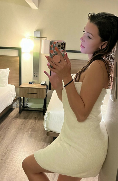 BeccaBangs sex star pictures