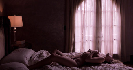 Lili Simmons pornstar nude photos