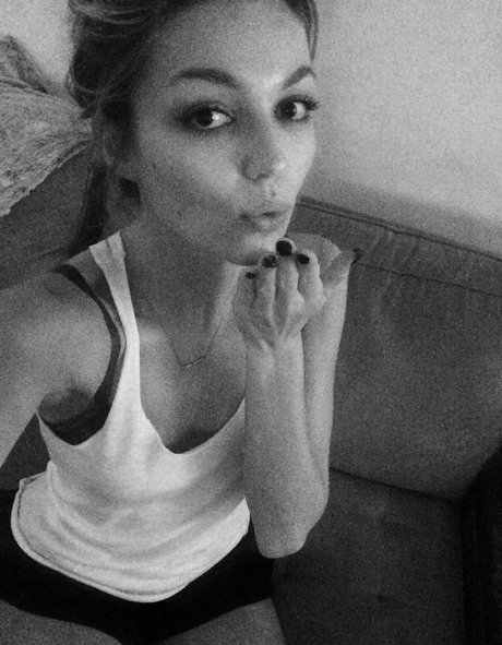 Lili Simmons erotic actress picture