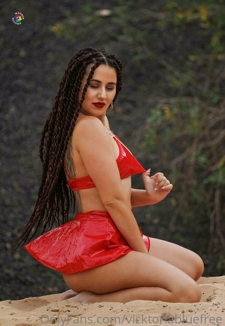 vicktoriabluefree star naked images