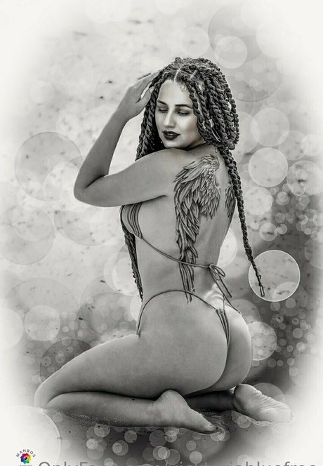 vicktoriabluefree model pornographic picture