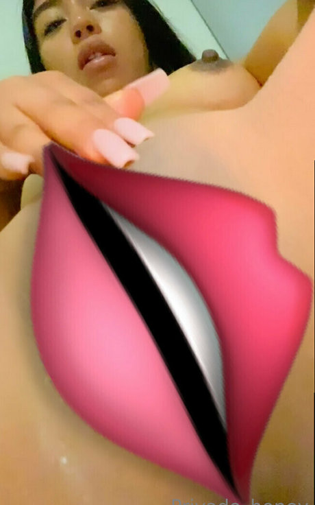 privado honey nude star pics