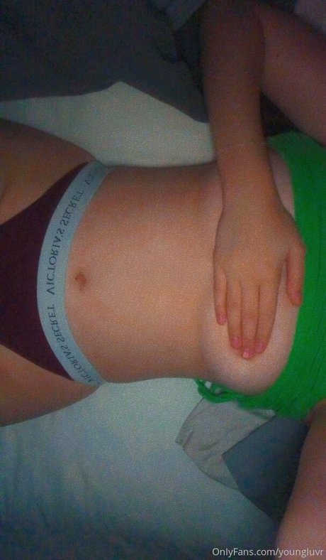 youngluvr naked model galleries