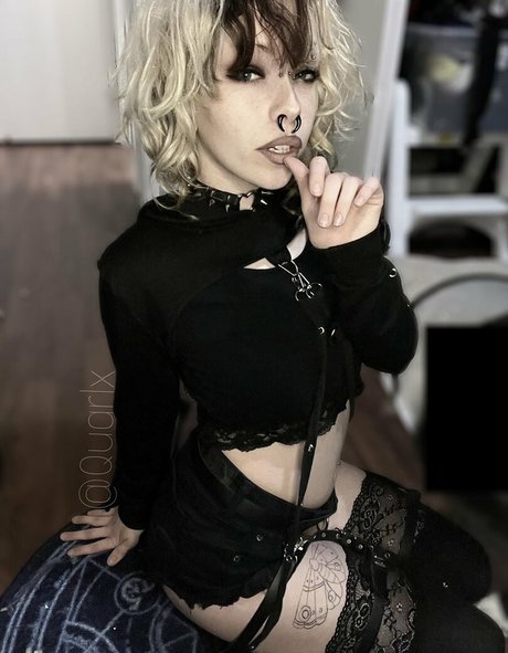 Quarlx pornstar nude pics