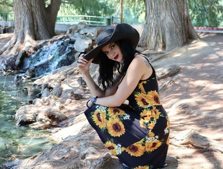 Meganrandom nude pornstar photos