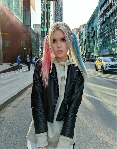 Vikneska model porn photos