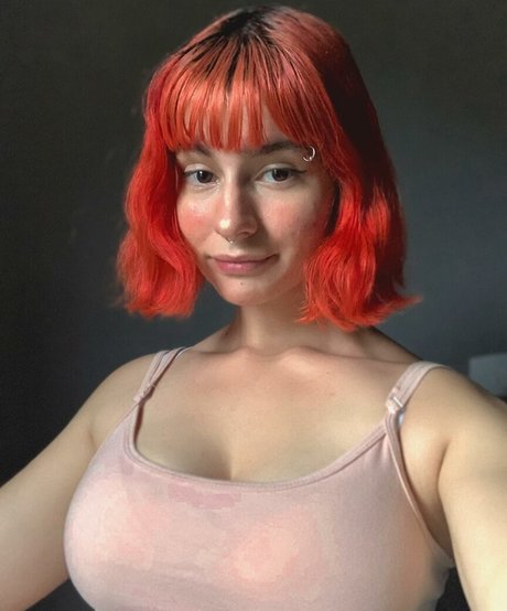 Giovana Gomes hot star pictures