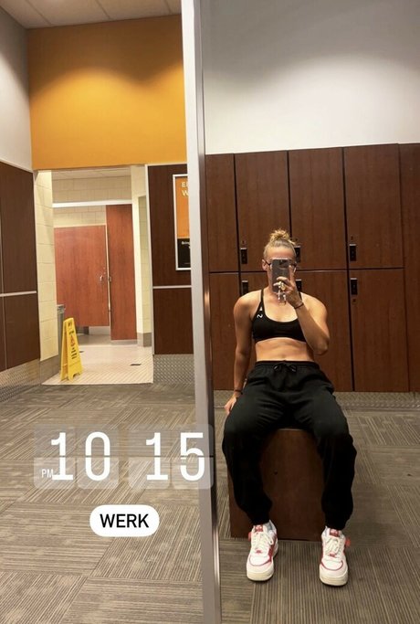 kailanovak sexy actress img