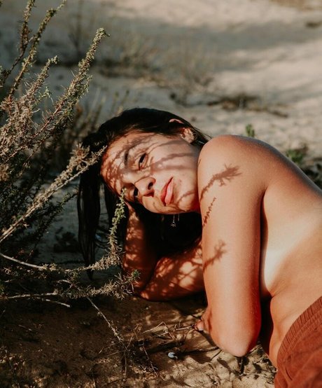 Bar Levy nude model galleries