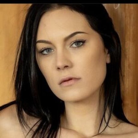 Taa mara pretty actress img