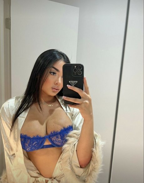 Spicy Mimi art star photo