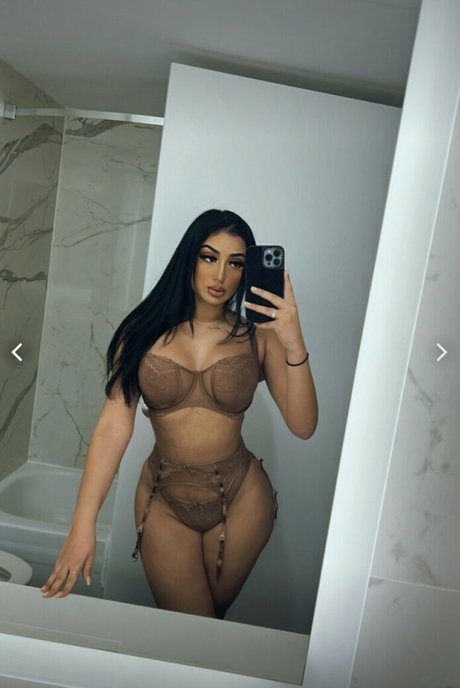 Spicy Mimi star nudes photo