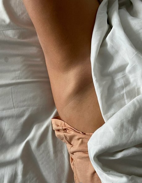 anapuru model sexy img